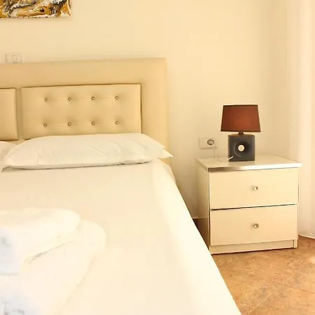 Meg'rooms - Feels Like * Sarande