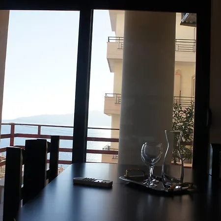 Meg'rooms - Feels Like * Sarande